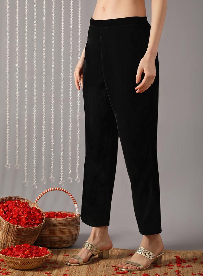 globus Women Black Round Neck Embroidered Straight Kurta with Pant and Lace Dupatta Set - Image 4